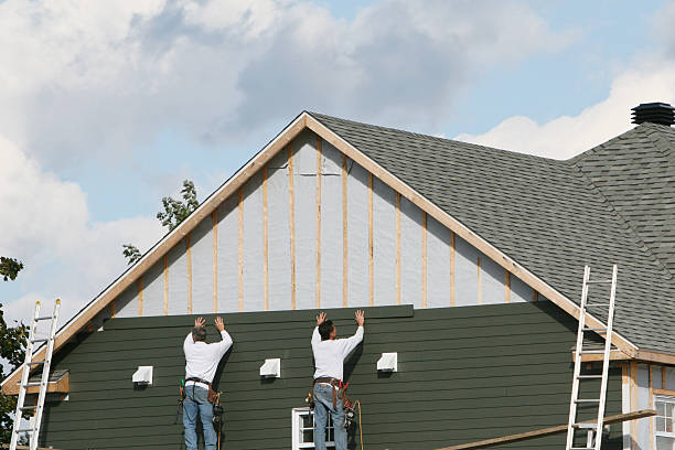 Professional Wood Siding technician working in Hempstead, NY